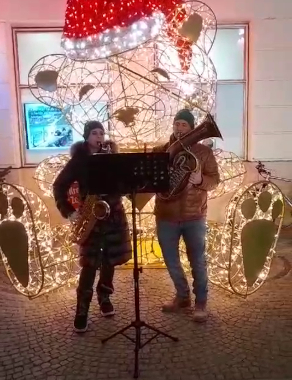 Duett der Kremser Stadtkapelle verbreitet musikalische Weihnachtsstimmung